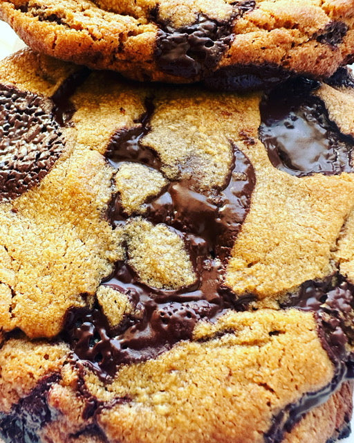 Organic Peanut Butter and Bittersweet Chocolate Chunk Cookie